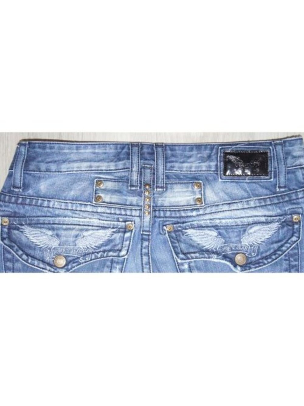 Robin's Jeans - Picture 4 of 12